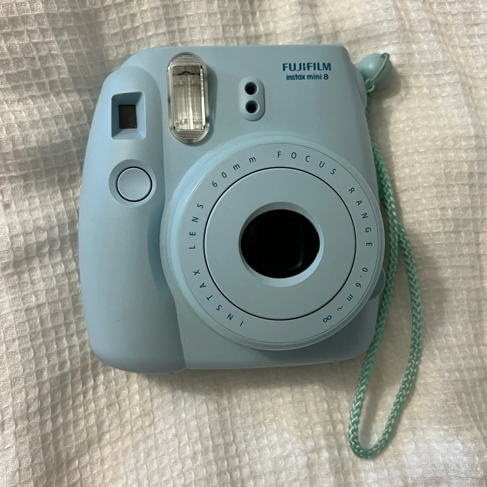 Fujifilm instax mini 8 camera